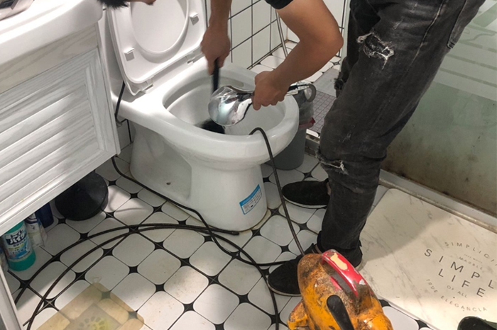 北塘马桶堵塞自己疏通还是找师傅？专业上门服务让你省时更省心